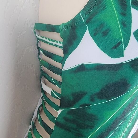 Palm leaf ladder cutout side swimsuit large - Picture 3 of 10